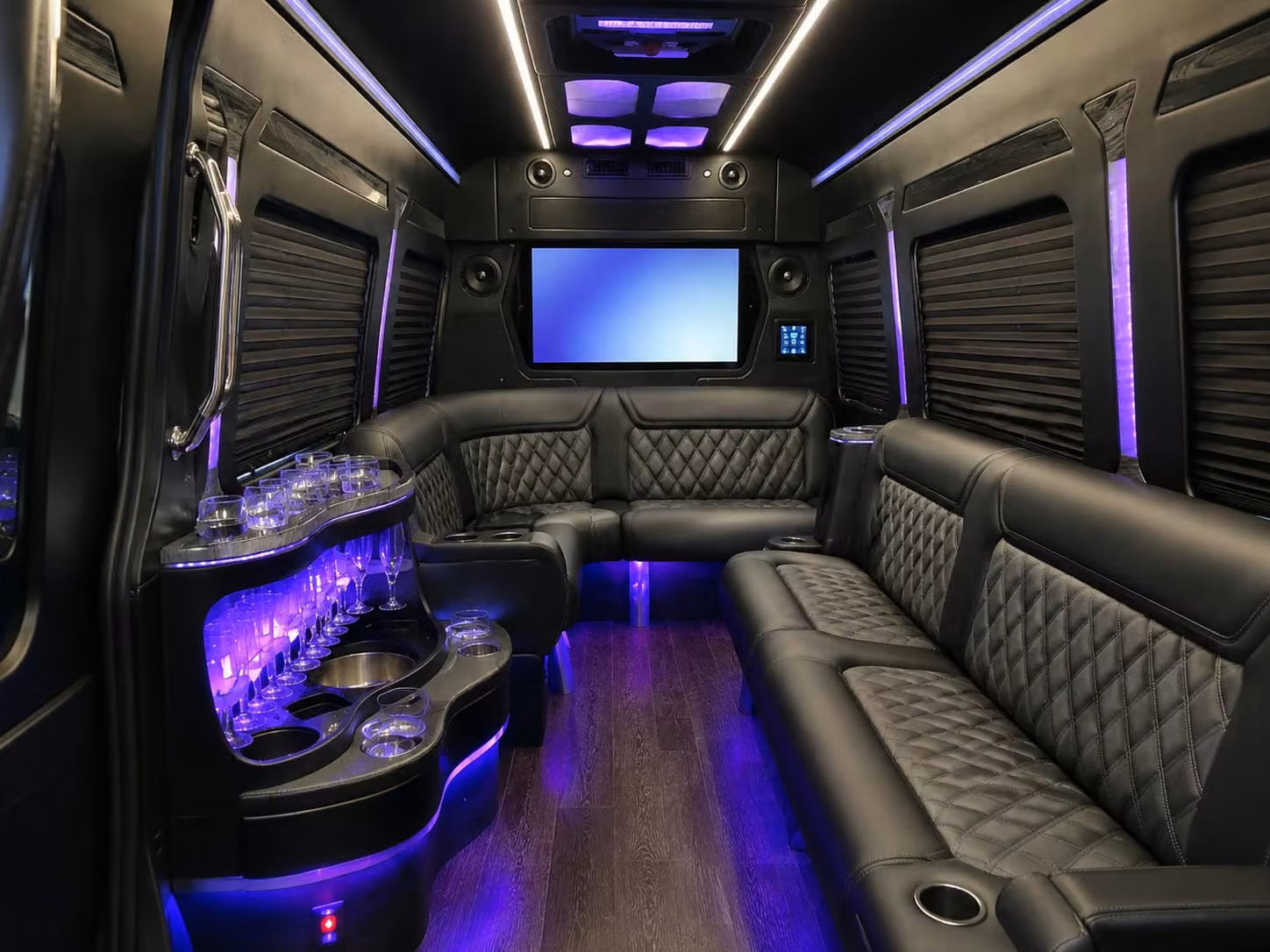 construction and worksite shuttle bus rentals in vallejo